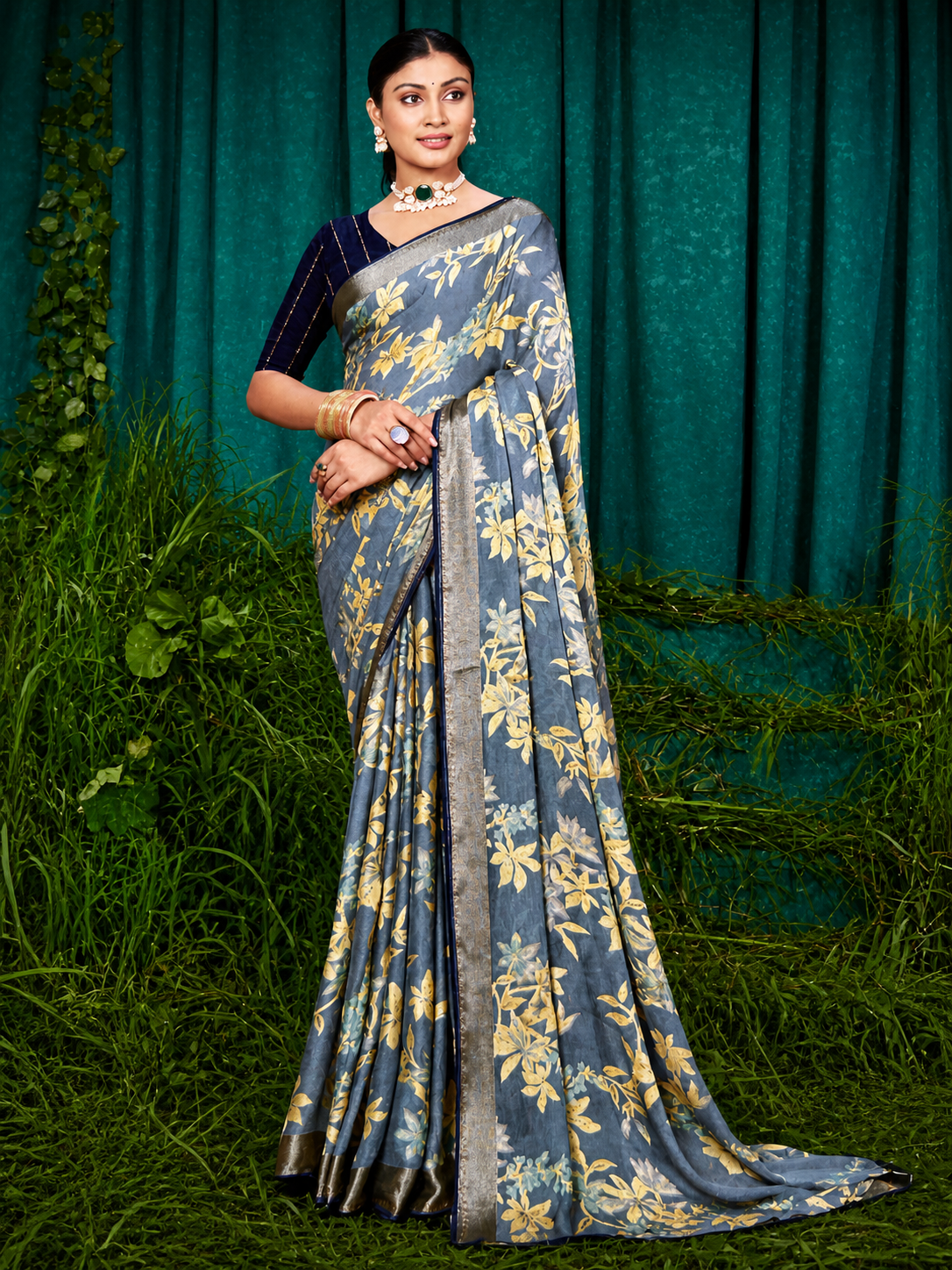Floral Designer Georgette Saree with Zari Border
